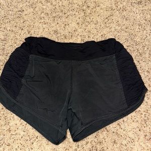 VINTAGE lululemon shorts - black, size 6 double zipper